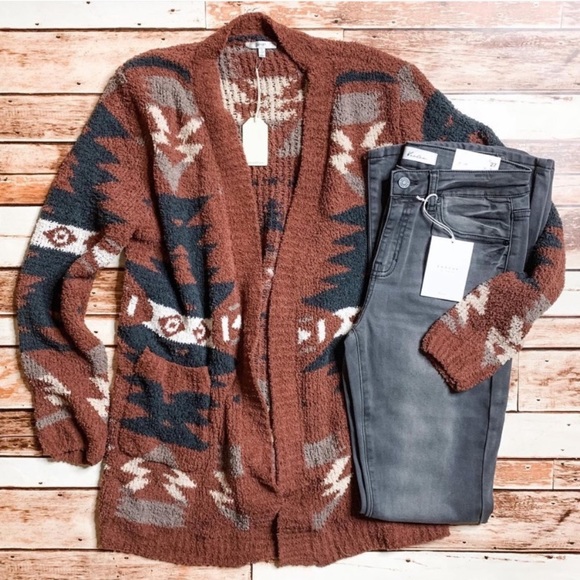 🔹New🔹 Tribal Western Boho Sweater - Picture 8 of 8